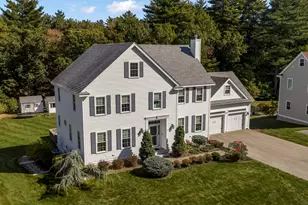 33 Oak Ledge Cir, Rowley, MA 01969 - Photo 2