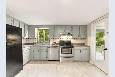 109 Pleasant St, Plympton, MA 02367 - Photo 6