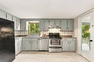 109 Pleasant St, Plympton, MA 02367 - Photo 6