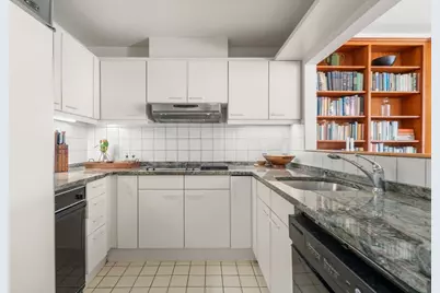40 Battery St #202, Boston, MA 02109 - Photo 14
