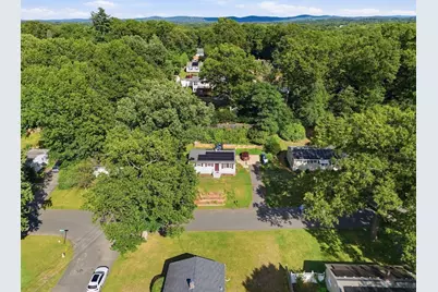 101 Regal St, Springfield, MA 01118 - Photo 2