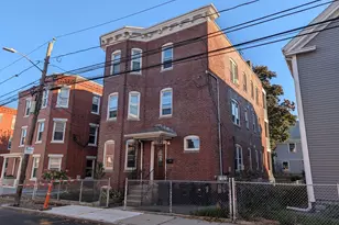 29 Waverly St, Boston, MA 02135 - Photo 6