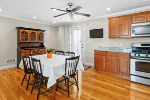33 Auburn St, Waltham, MA 02453 - Photo 10