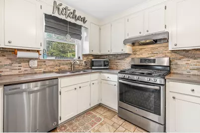 10 Village Street, Medway, MA 02053 - Photo 16