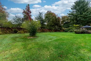 10 Village St, Medway, MA 02053 - Photo 38