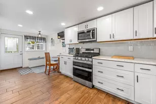 10 Village St, Medway, MA 02053 - Photo 32