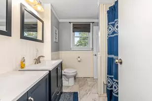 10 Village St, Medway, MA 02053 - Photo 18