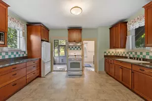 330 Washington St, Melrose, MA 02176 - Photo 12