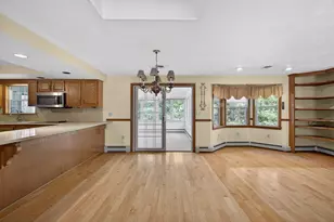 532 Hill St, Raynham, MA 02767 - Photo 6