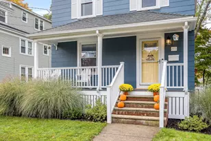 89 Washington St, Reading, MA 01867 - Photo 2