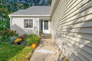 129 Stone Ridge Rd, Franklin, MA 02038 - Photo 2