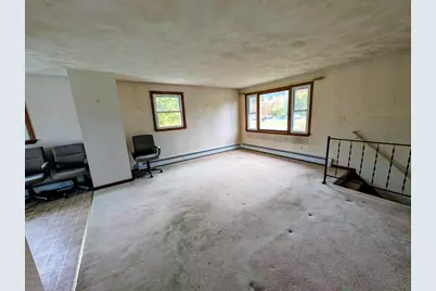 139 Charlton St, Oxford, MA 01540 - Photo 18