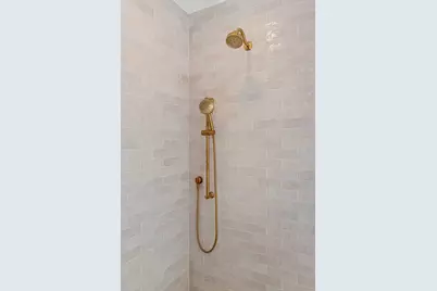 16 Reynard Street #1, Gloucester, MA 01930 - Photo 4
