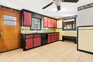 31 Furness St, Revere, MA 02151 - Photo 12
