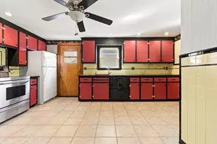 31 Furness St, Revere, MA 02151 - Photo 10