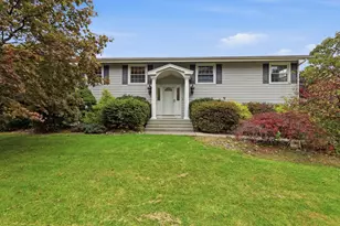 684 Maple Rd, Longmeadow, MA 01106 - Photo 2