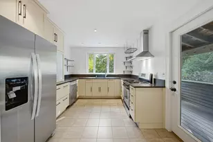41 Prospect St, Georgetown, MA 01833 - Photo 6