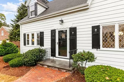4 Harrington Road, Winchester, MA 01890 - Photo 4