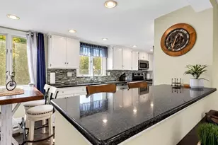 17 Hood Rd, Danvers, MA 01923 - Photo 10