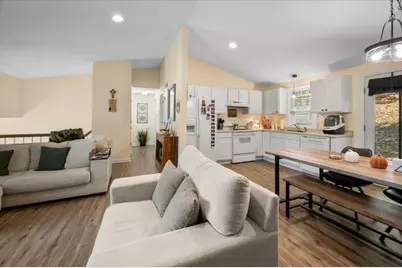 424 Dennison Dr, Southbridge, MA 01550 - Photo 18