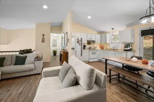 424 Dennison Dr, Southbridge, MA 01550 - Photo 18