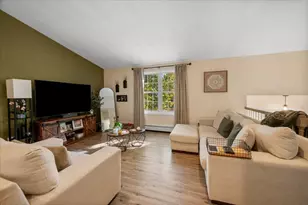 424 Dennison Dr, Southbridge, MA 01550 - Photo 4