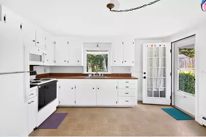 124 Homestead Ln, Falmouth, MA 02536 - Photo 10
