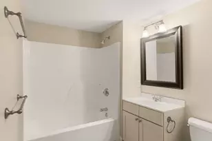 10 Crowninshield St, Peabody, MA 01960 - Photo 18