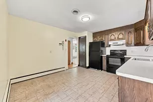 8 Selwyn Rd, Peabody, MA 01960 - Photo 10