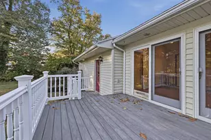 8 Selwyn Rd, Peabody, MA 01960 - Photo 30