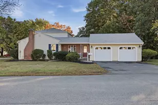 8 Selwyn Rd, Peabody, MA 01960 - Photo 1