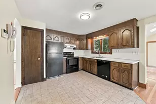 8 Selwyn Rd, Peabody, MA 01960 - Photo 8