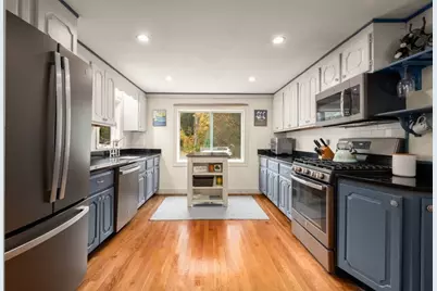 172 Haverhill St, North Reading, MA 01864 - Photo 4