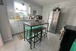 127 Beale, Quincy, MA 02170 - Photo 2
