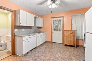 26 Prout St, Quincy, MA 02169 - Photo 6