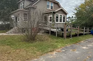 23 Elliot St, Chicopee, MA 01020 - Photo 4