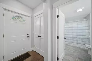 22 Houston Pl, Lynn, MA 01905 - Photo 16