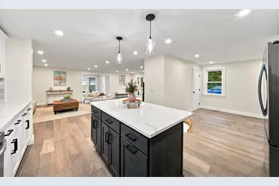 185 Marshall St, Tewksbury, MA 01876 - Photo 8