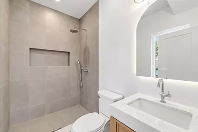 25 Kenyon St, Newton, MA 02465 - Photo 20