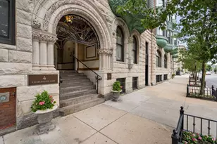 4 Charlesgate E, Boston, MA 02215 - Photo 22