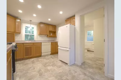 14 Packard St, Plymouth, MA 02360 - Photo 10