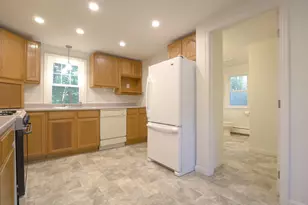 14 Packard St, Plymouth, MA 02360 - Photo 10