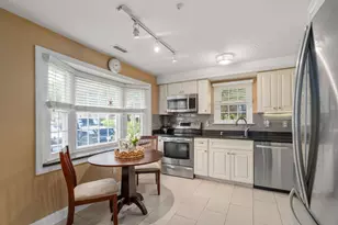 4 Jennifer Ln, Stoughton, MA 02072 - Photo 2