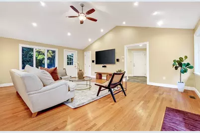 40 Wilson Rd, Bedford, MA 01730 - Photo 8
