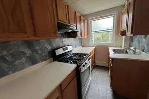 692 Penn St, Fall River, MA 02724 - Photo 4