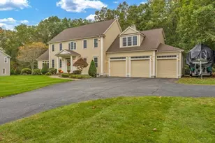 31 Forest St, Hanover, MA 02339 - Photo 2