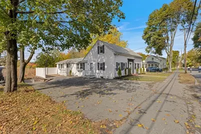 39 Forest St, Danvers, MA 01923 - Photo 4
