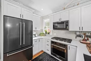 308 Bunker Hill St, Boston, MA 02129 - Photo 10