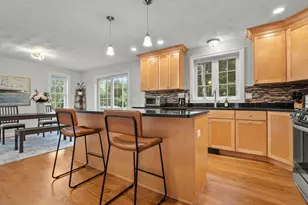 21 Orange St, Woburn, MA 01801 - Photo 12