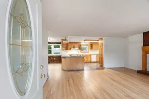 22 Doral Dr, Chelmsford, MA 01863 - Photo 2